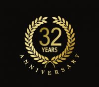 coinleads 32 year anniversary badge
